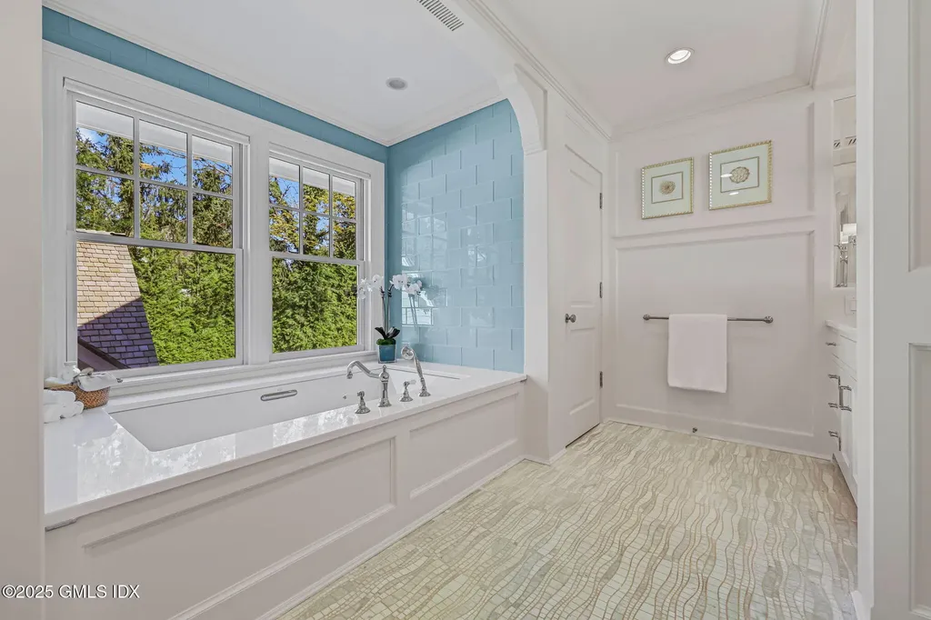 6 Gilliam Lane Riverside CT 06878