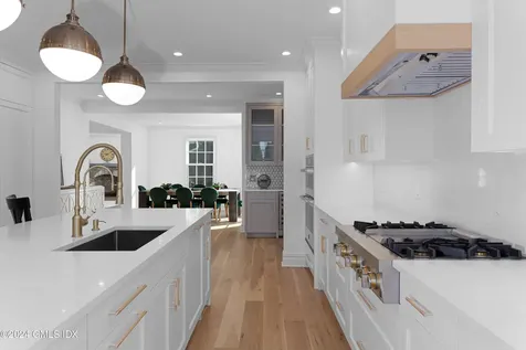 3 Finney Knoll Lane Riverside CT 06878