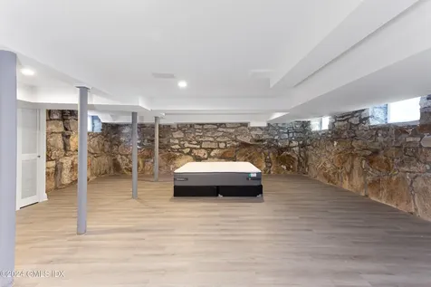 3 Finney Knoll Lane Riverside CT 06878