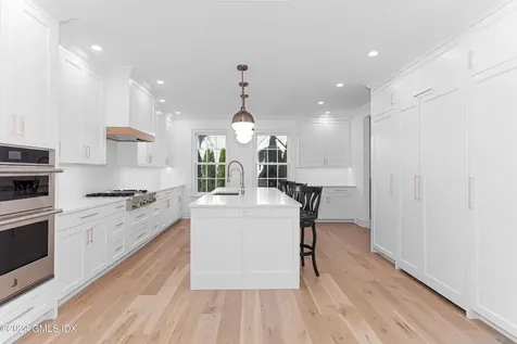 3 Finney Knoll Lane Riverside CT 06878