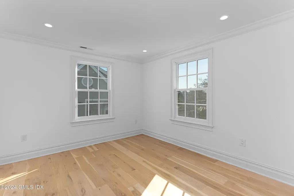 3 Finney Knoll Lane Riverside CT 06878