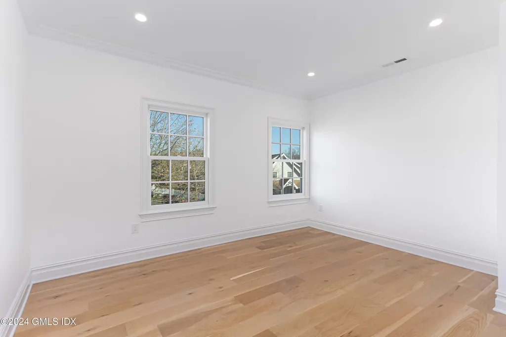 3 Finney Knoll Lane Riverside CT 06878