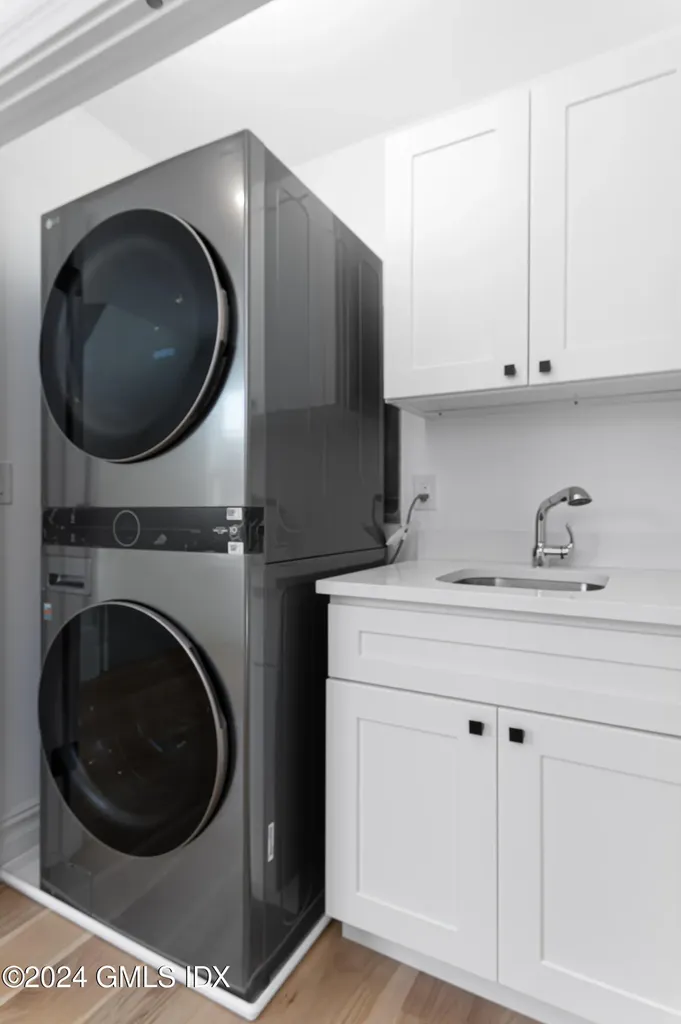 3 Finney Knoll Lane Riverside CT 06878