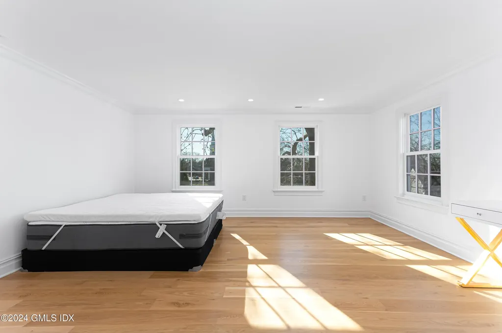 3 Finney Knoll Lane Riverside CT 06878