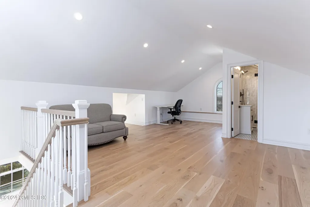 3 Finney Knoll Lane Riverside CT 06878