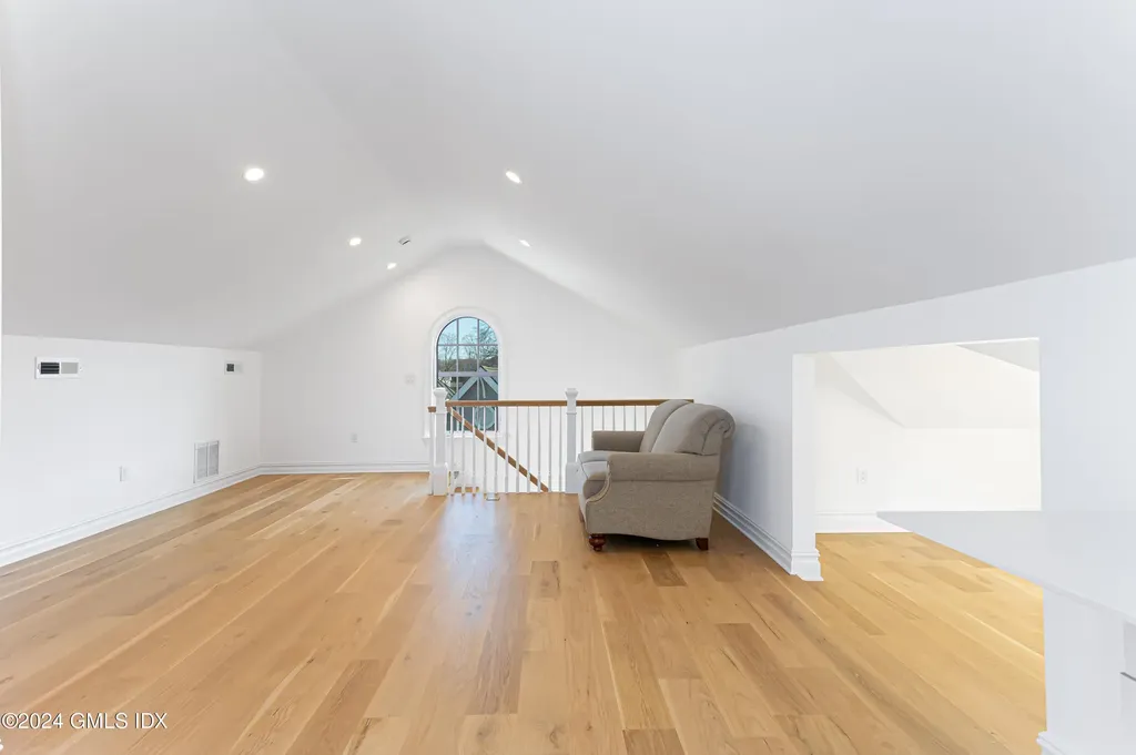 3 Finney Knoll Lane Riverside CT 06878