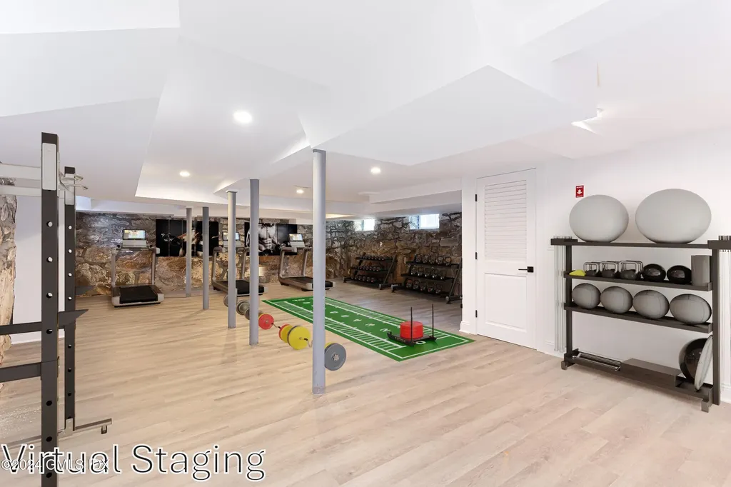 3 Finney Knoll Lane Riverside CT 06878