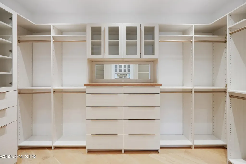 25 Dialstone Lane Riverside CT 06878