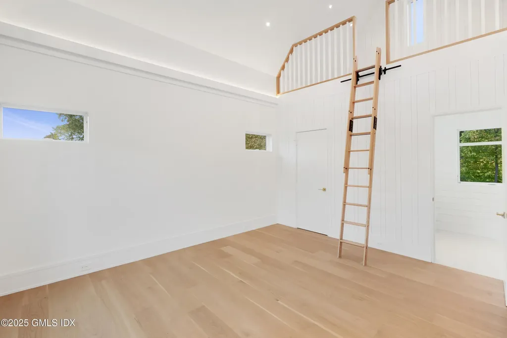 25 Dialstone Lane Riverside CT 06878