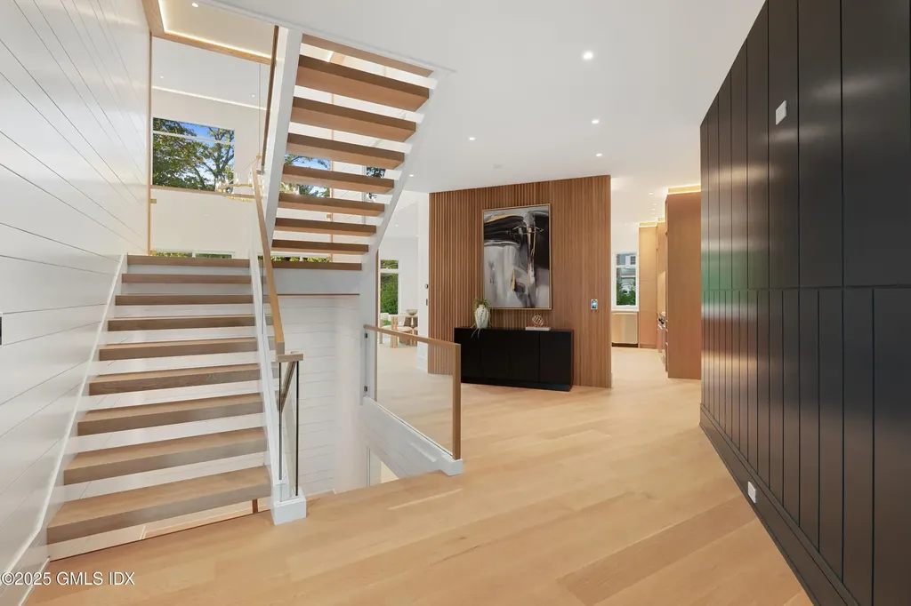 25 Dialstone Lane Riverside CT 06878