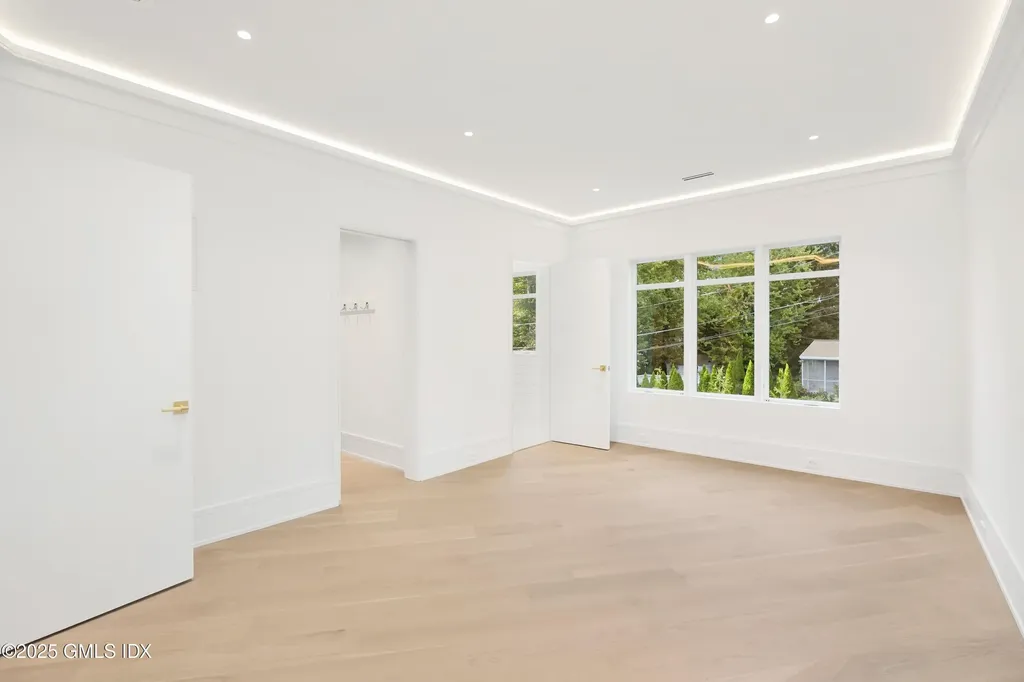 25 Dialstone Lane Riverside CT 06878