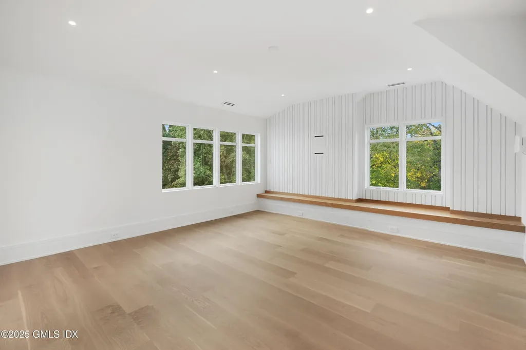 25 Dialstone Lane Riverside CT 06878