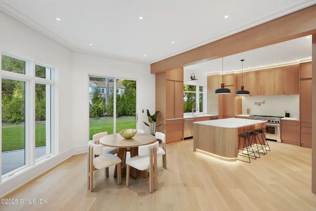 25 Dialstone Lane Riverside CT 06878