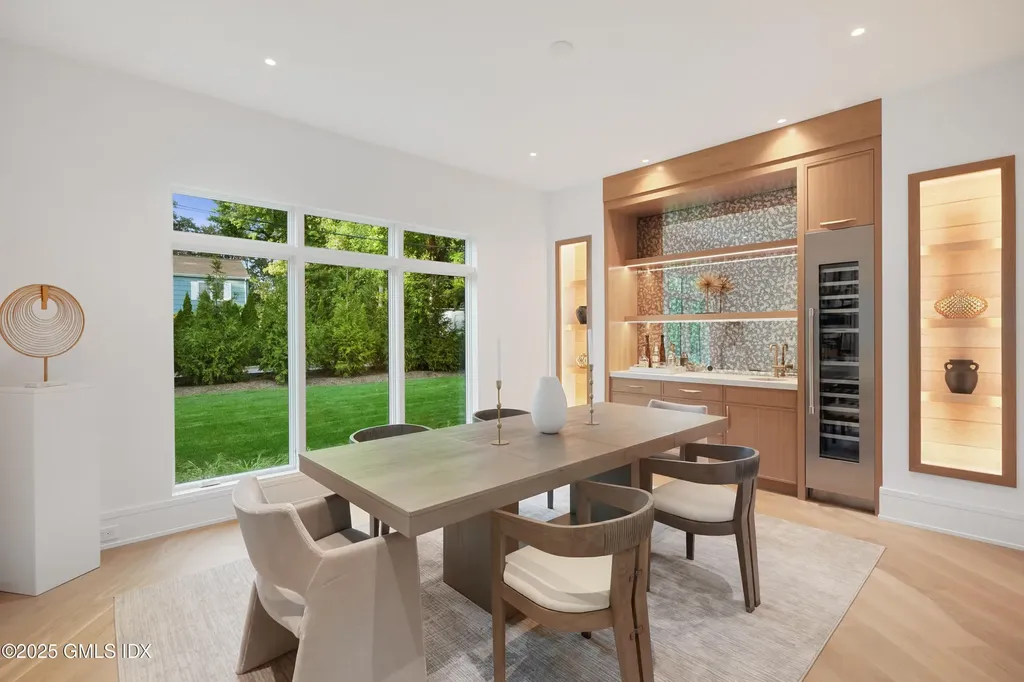 25 Dialstone Lane Riverside CT 06878