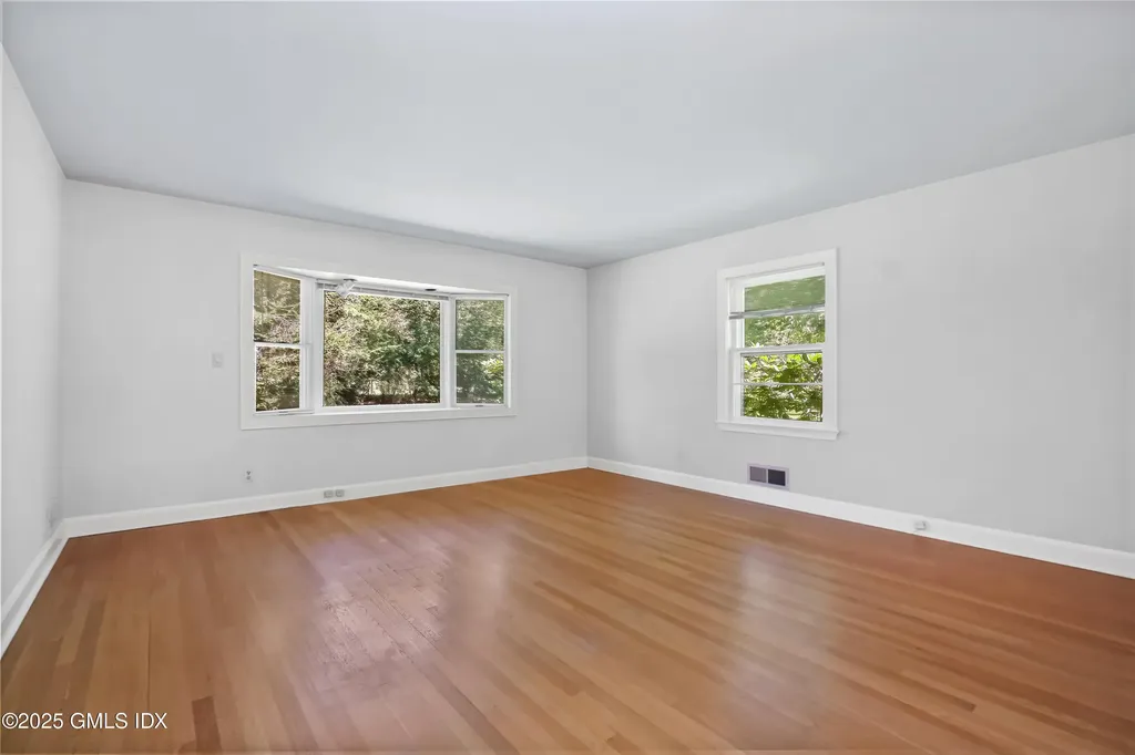 5 Wooddale Road Greenwich CT 06830