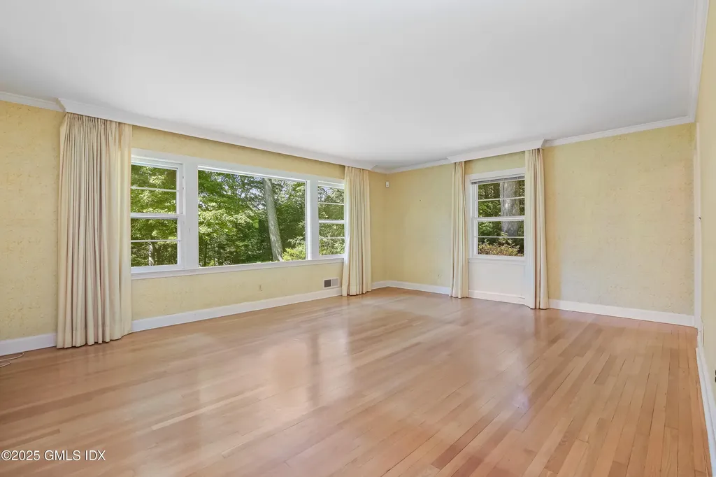 5 Wooddale Road Greenwich CT 06830