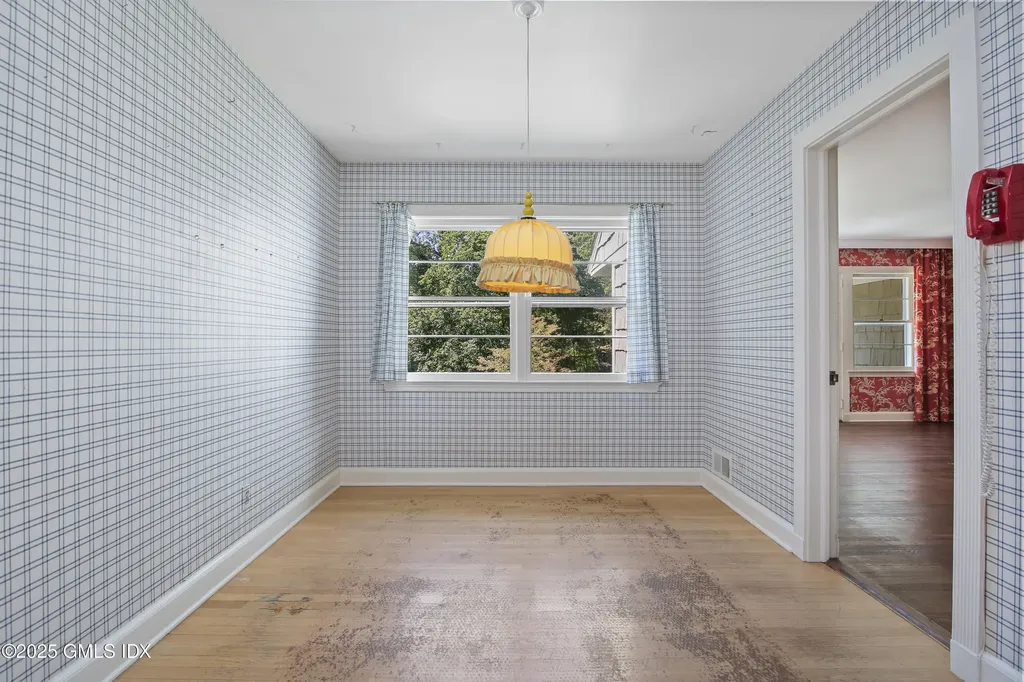 5 Wooddale Road Greenwich CT 06830