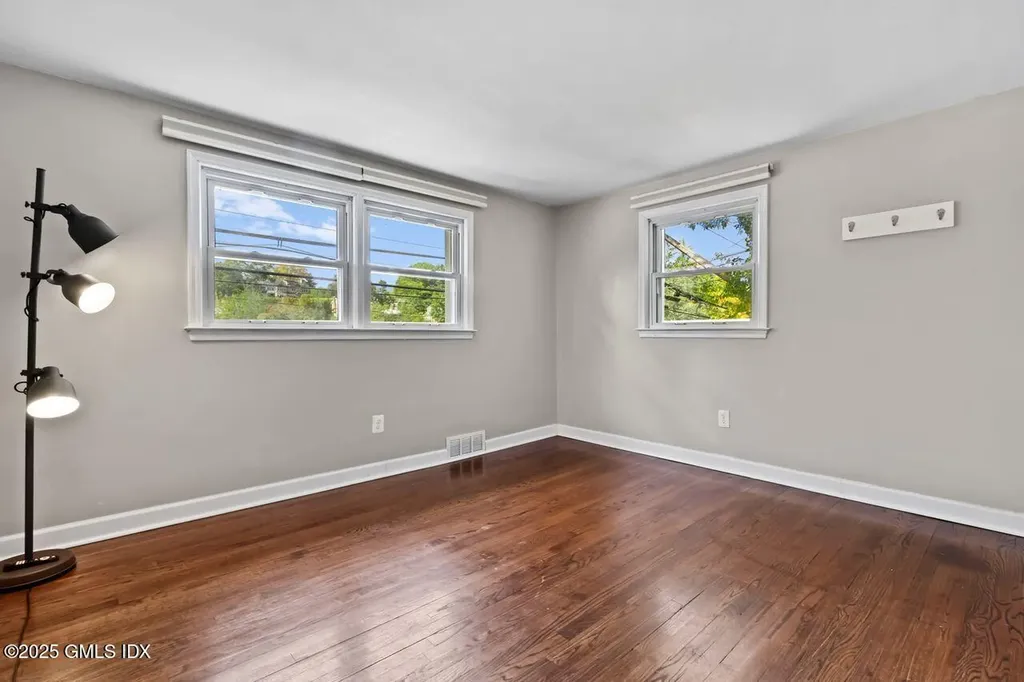 207 Sheephill Road Riverside CT 06878