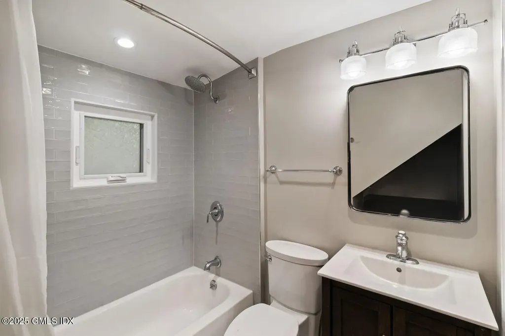 207 Sheephill Road Riverside CT 06878