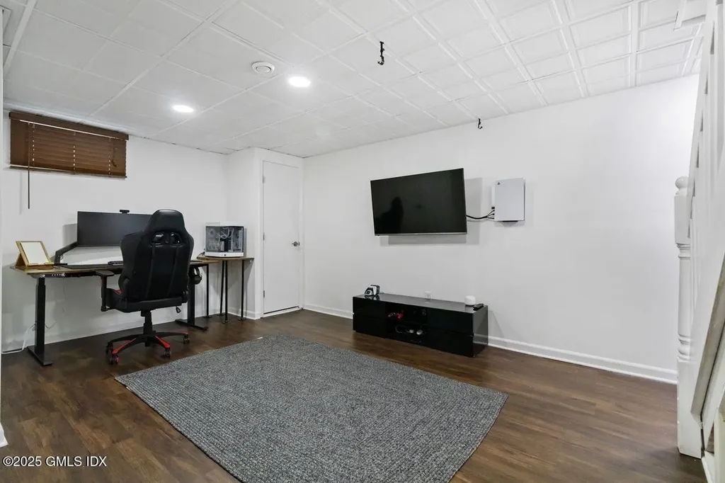 207 Sheephill Road Riverside CT 06878