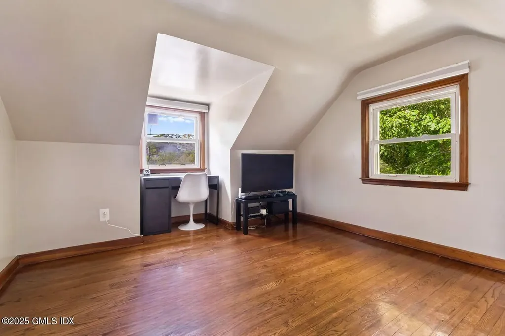 207 Sheephill Road Riverside CT 06878