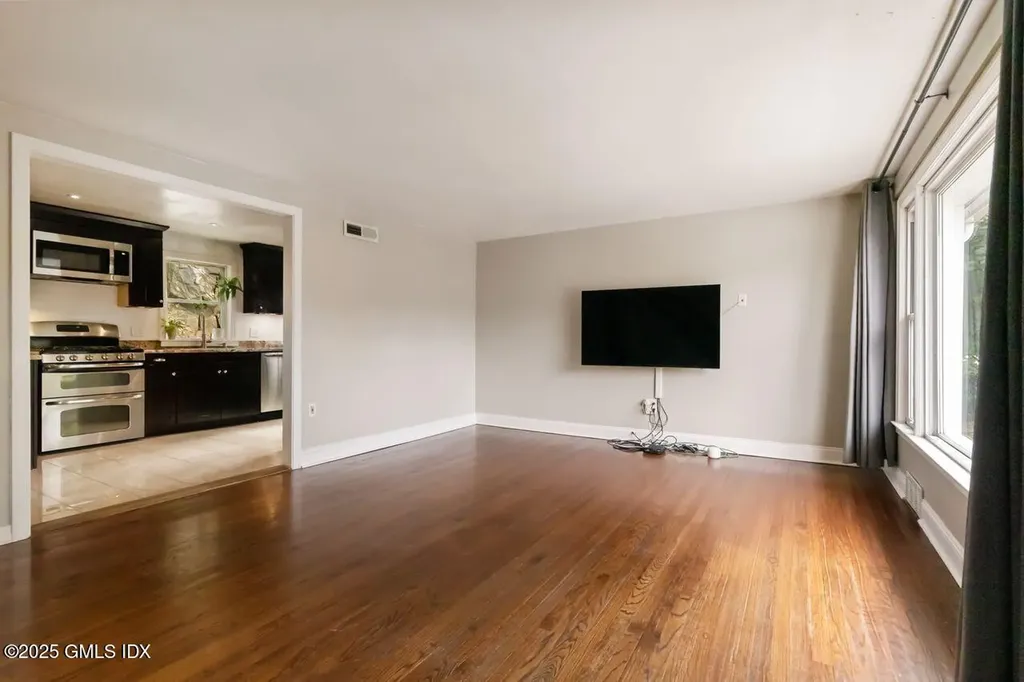 207 Sheephill Road Riverside CT 06878