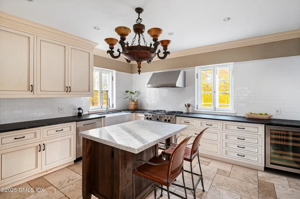 271 Hunting Ridge Road Stamford CT 06903