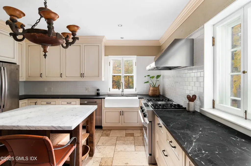 271 Hunting Ridge Road Stamford CT 06903