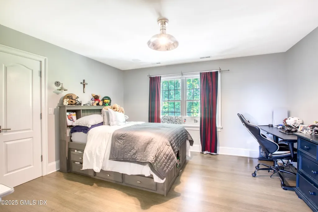 7 Curt Terrace Greenwich CT 06831