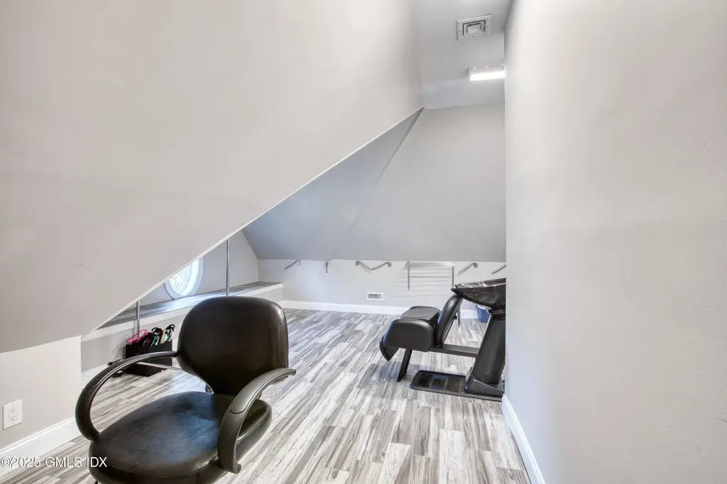 7 Curt Terrace Greenwich CT 06831