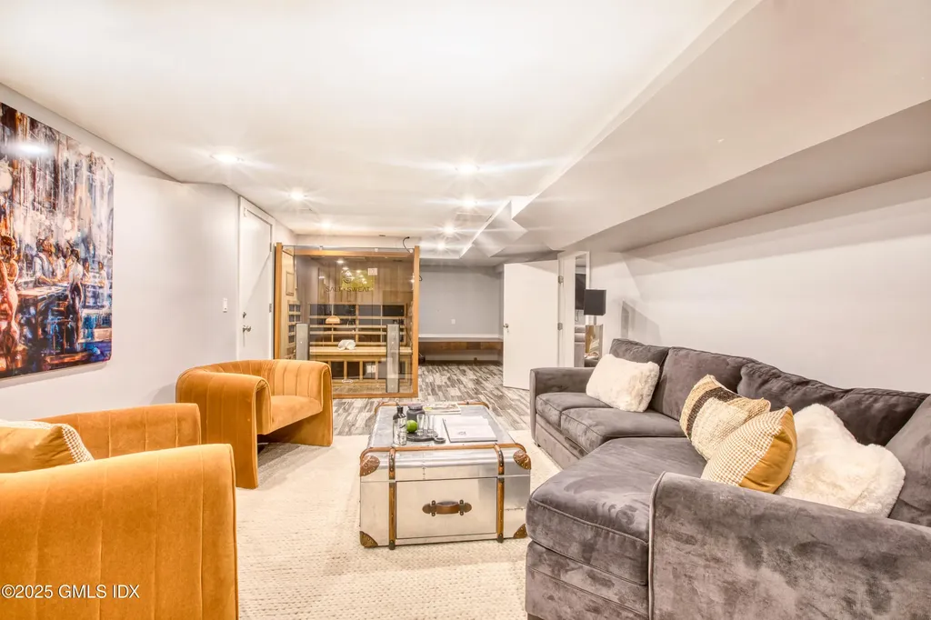 7 Curt Terrace Greenwich CT 06831