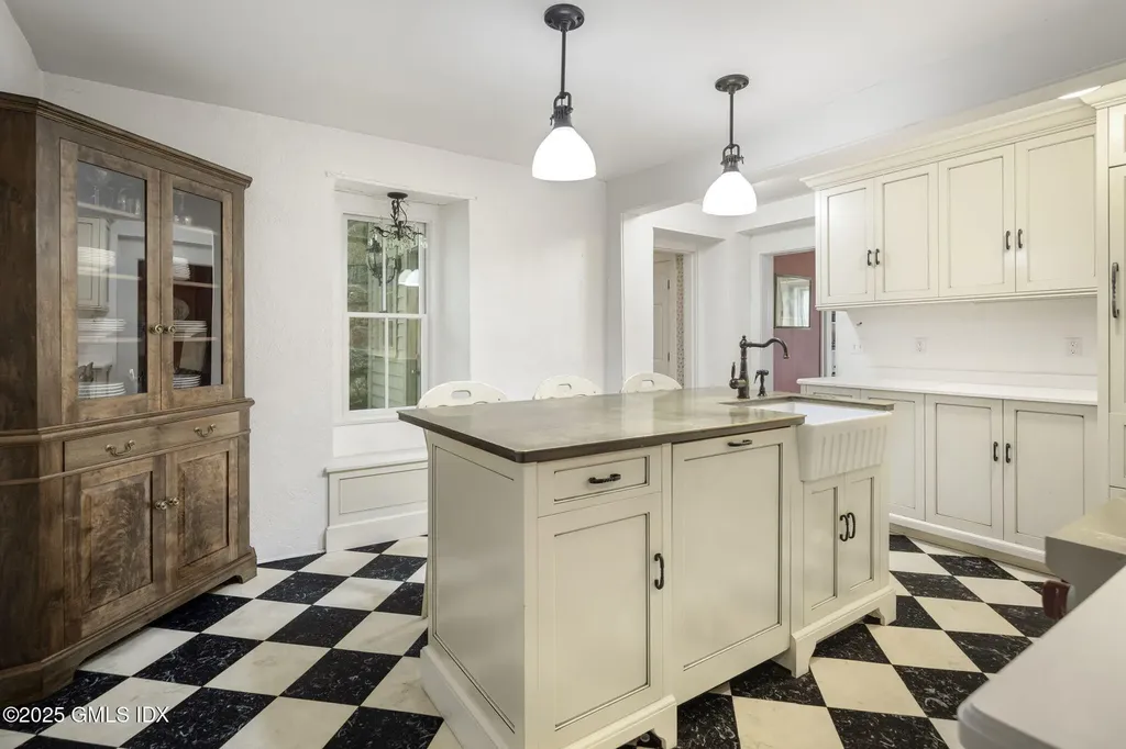 180 Summer Street New Canaan CT 06840