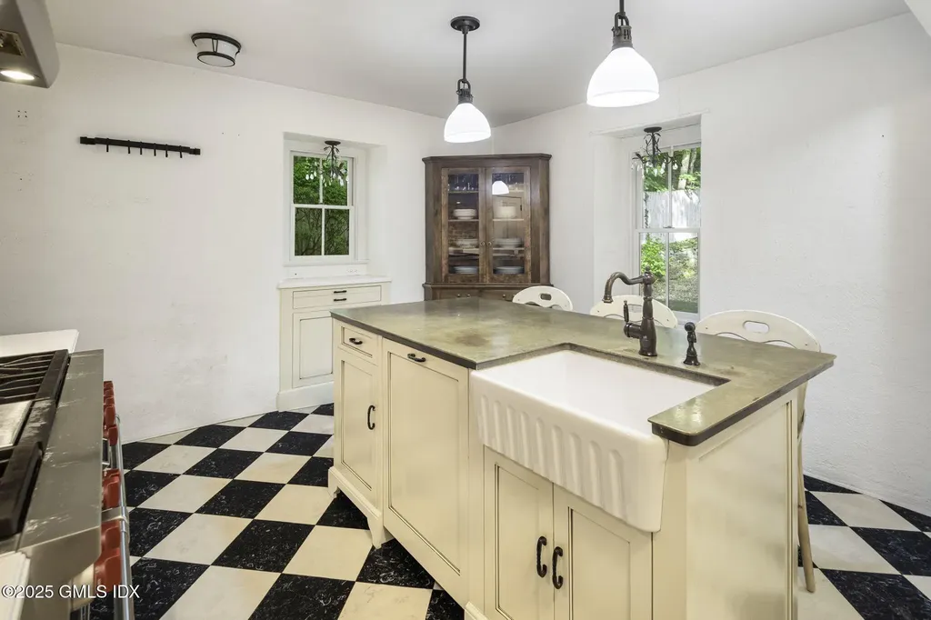 180 Summer Street New Canaan CT 06840