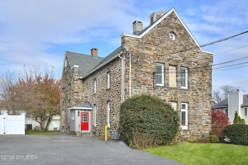 300 Soundview Avenue Fairfield CT 06825