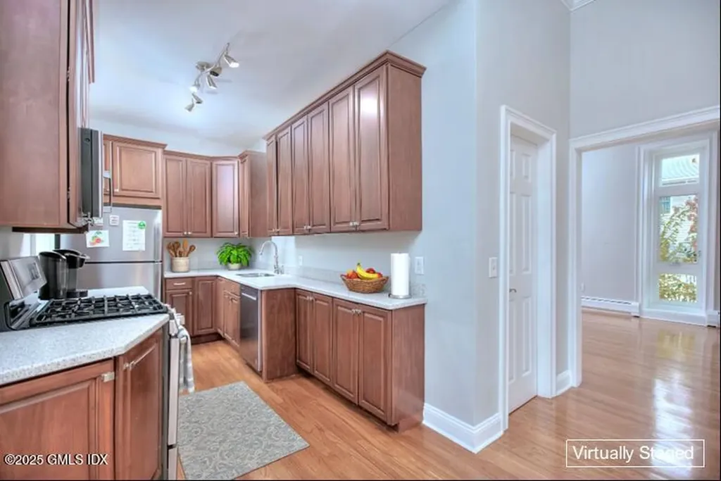 300 Soundview Avenue Fairfield CT 06825