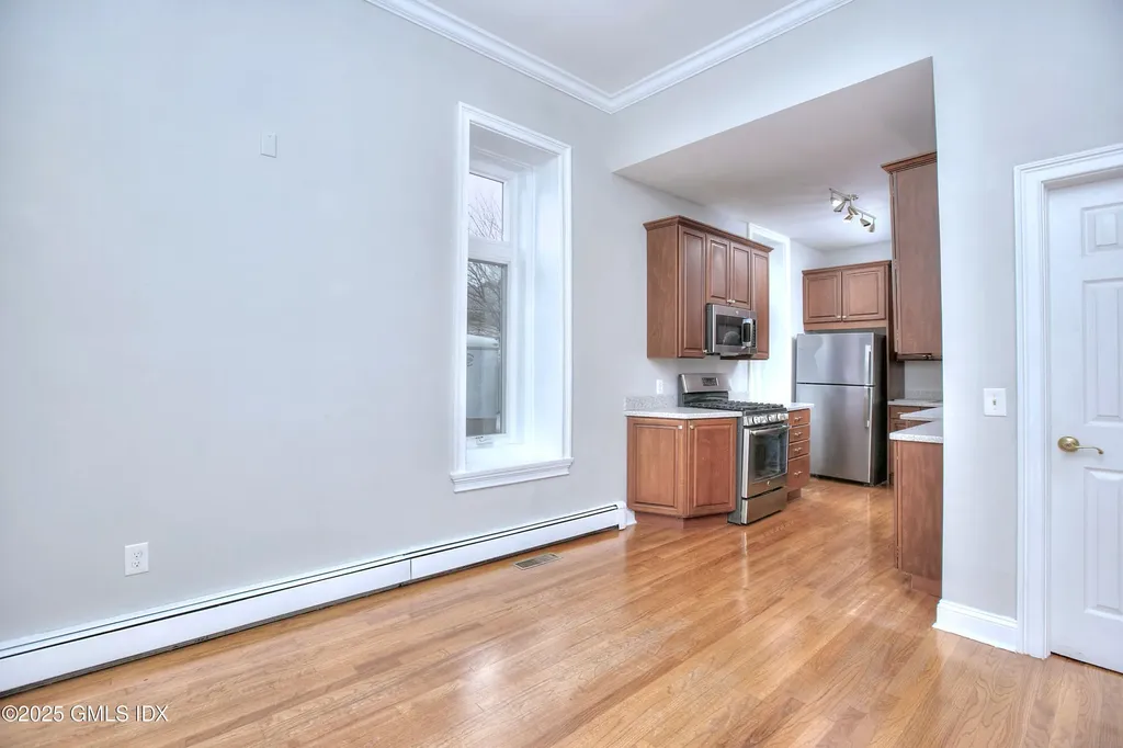 300 Soundview Avenue Fairfield CT 06825