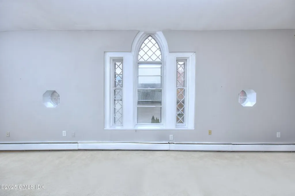 300 Soundview Avenue Fairfield CT 06825