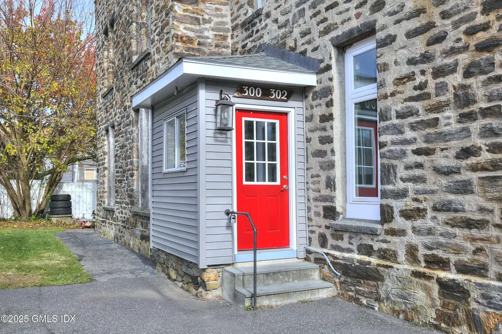 300 Soundview Avenue Fairfield CT 06825