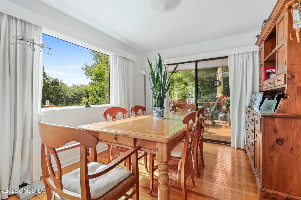 350 Valley Road Cos Cob CT 06807