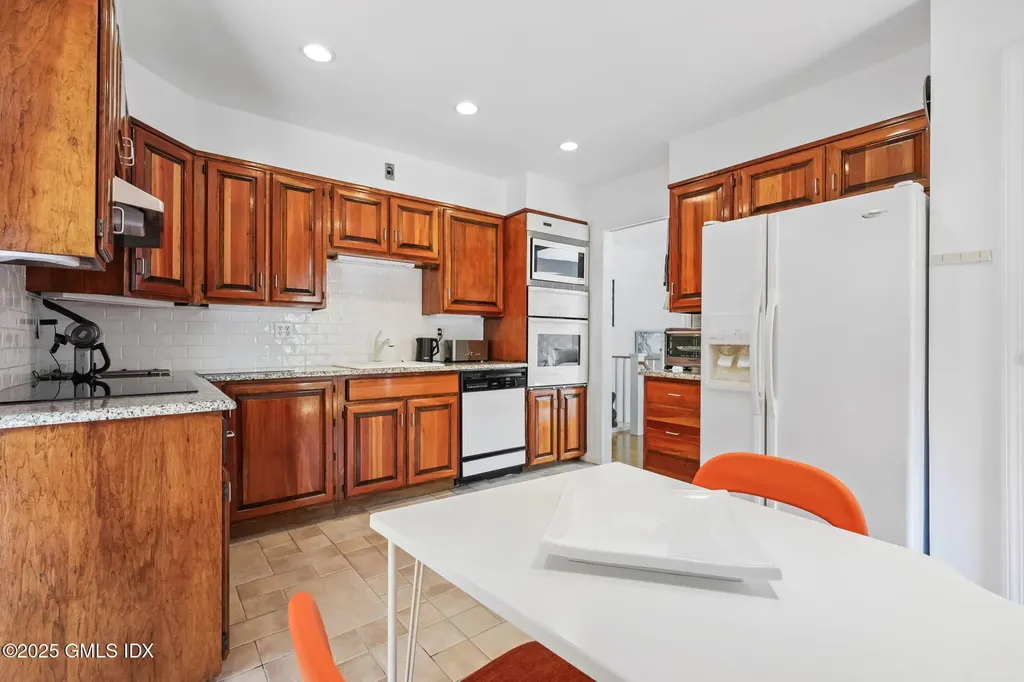 350 Valley Road Cos Cob CT 06807