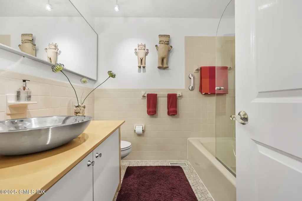 350 Valley Road Cos Cob CT 06807