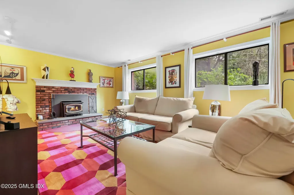 350 Valley Road Cos Cob CT 06807