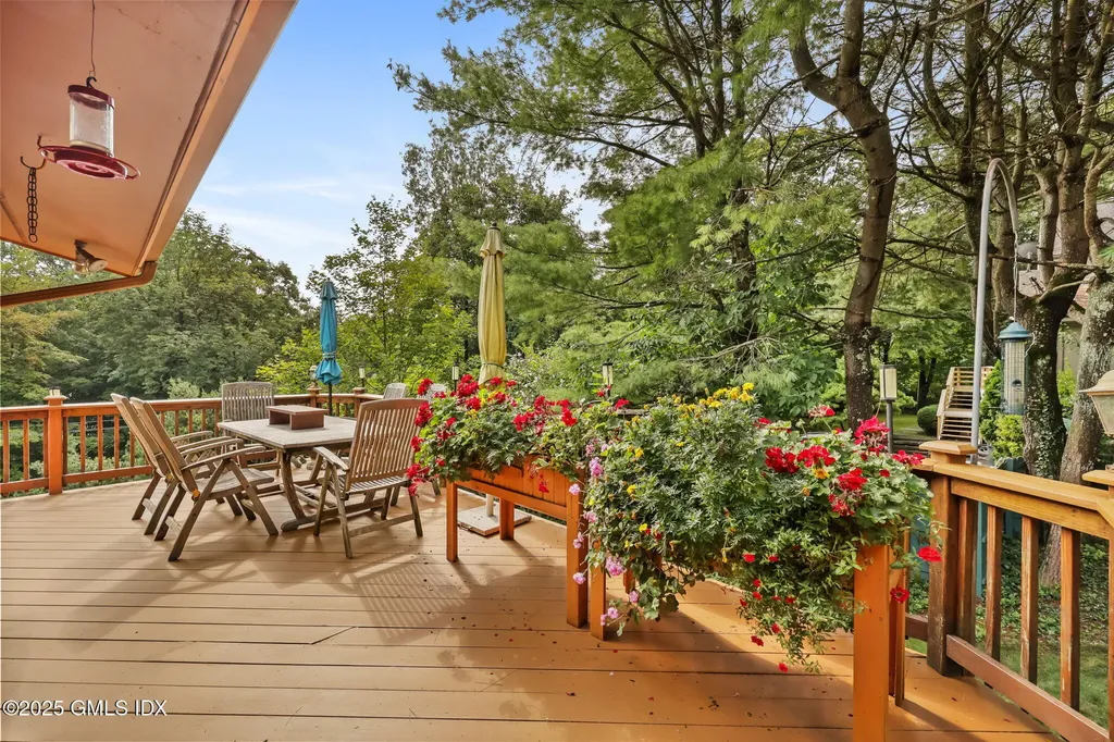 350 Valley Road Cos Cob CT 06807