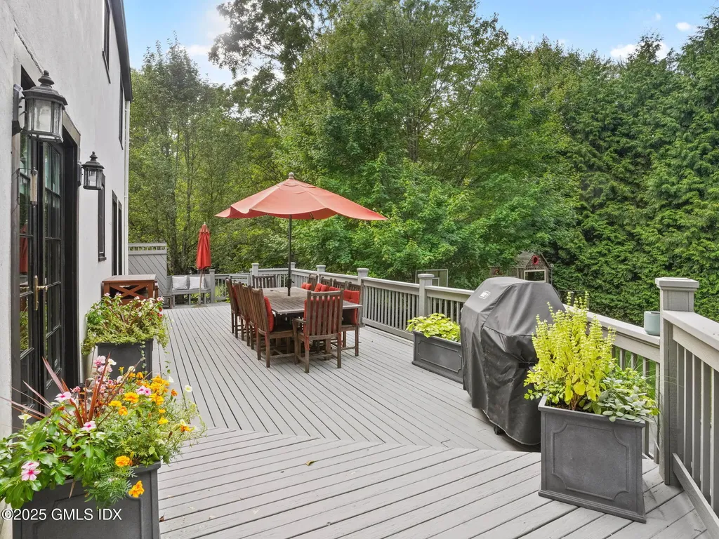 143 Lockwood Road Riverside CT 06878