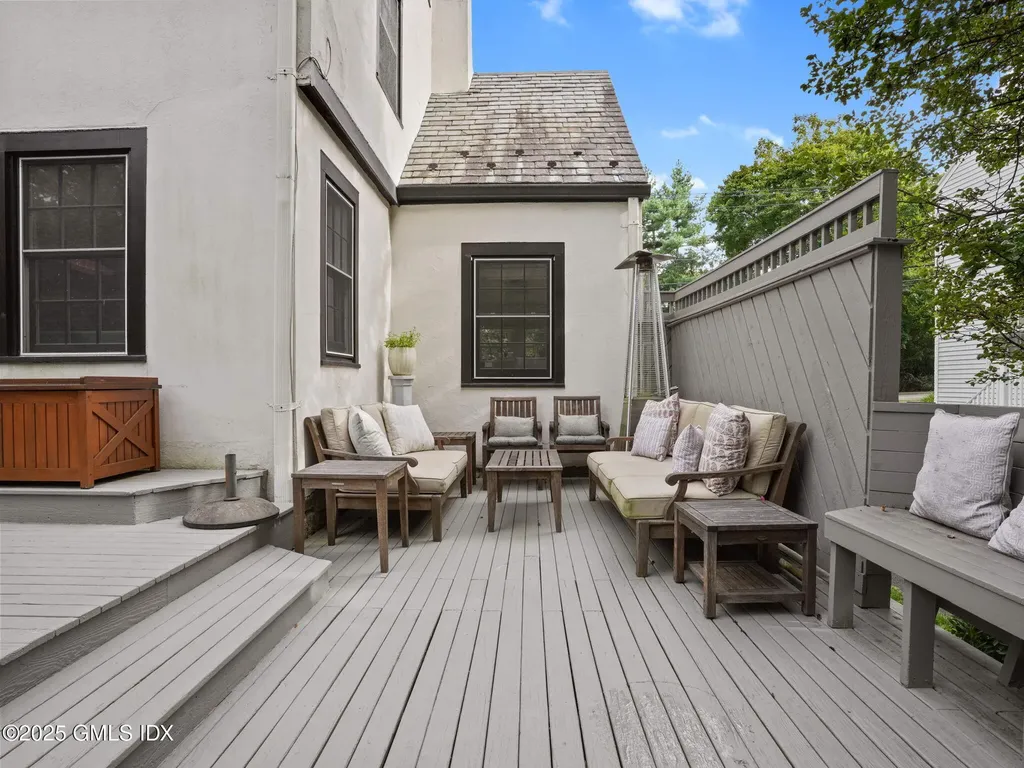 143 Lockwood Road Riverside CT 06878