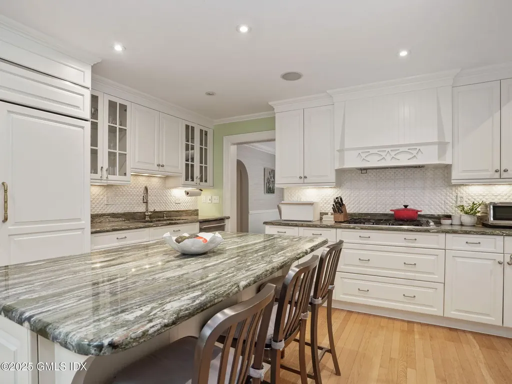 143 Lockwood Road Riverside CT 06878