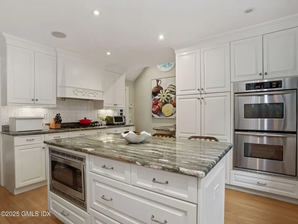 143 Lockwood Road Riverside CT 06878