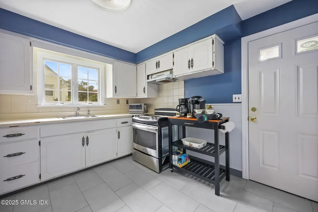 8 Reynolds Place Greenwich CT 06831