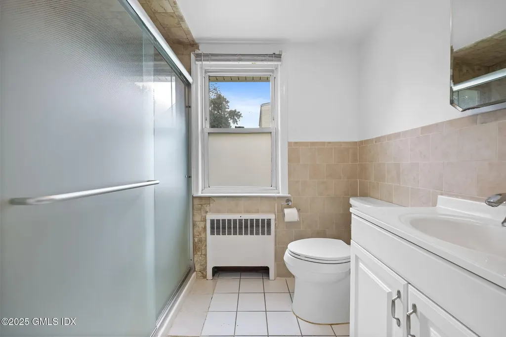 8 Reynolds Place Greenwich CT 06831