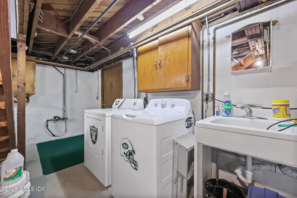 8 Reynolds Place Greenwich CT 06831